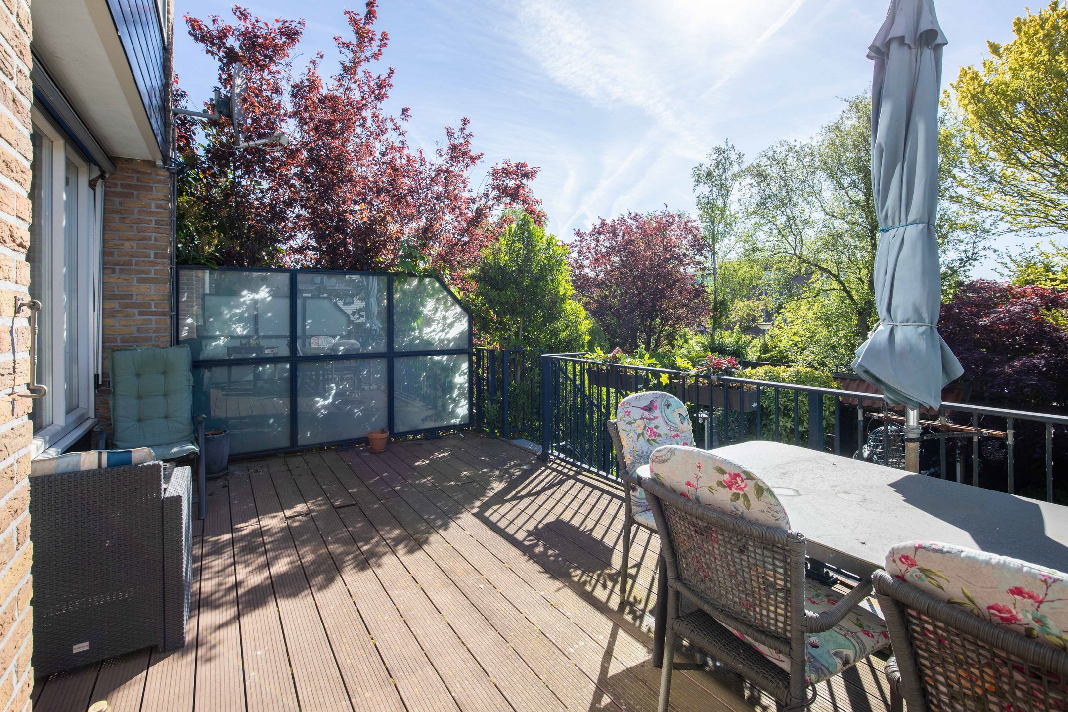 Spacious family home with basement apartment, garden and carport in Aalsmeer — 12