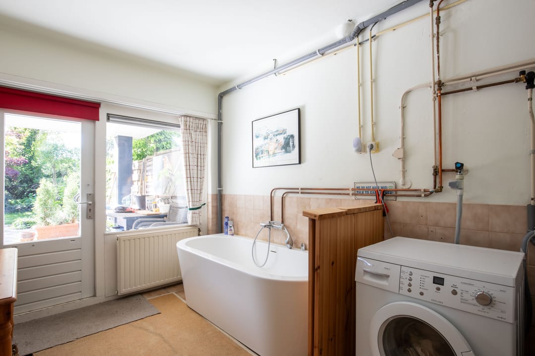 Spacious family home with basement apartment, garden and carport in Aalsmeer — 17