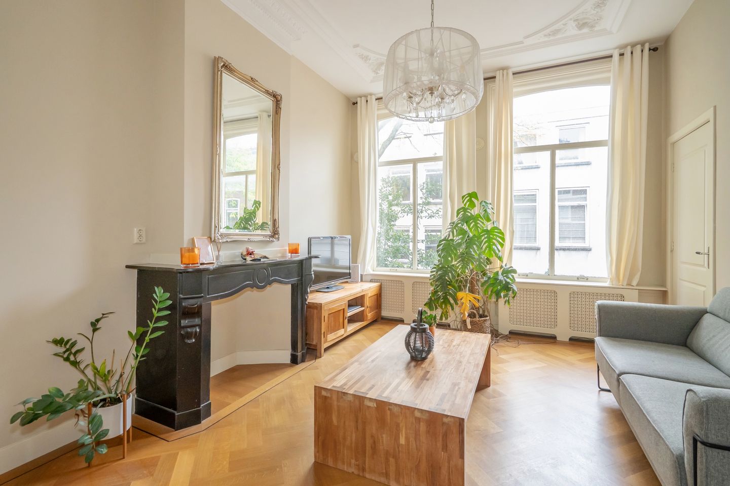 Photo 4 of Hugo de Grootstraat 54