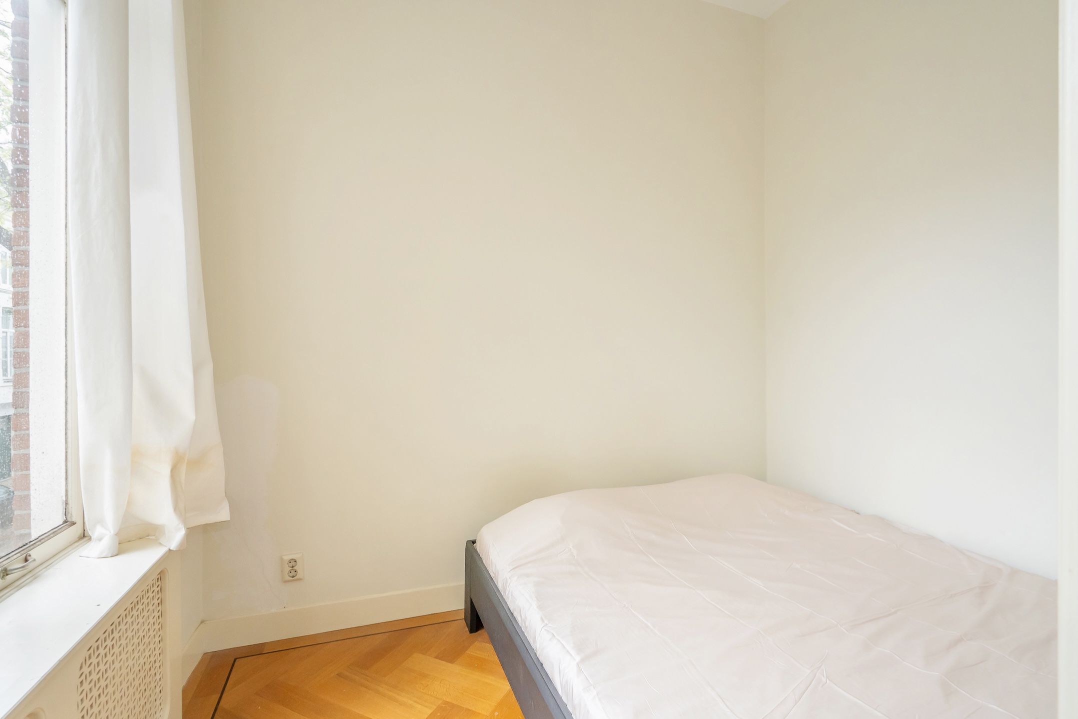 Photo 15 of Hugo de Grootstraat 54