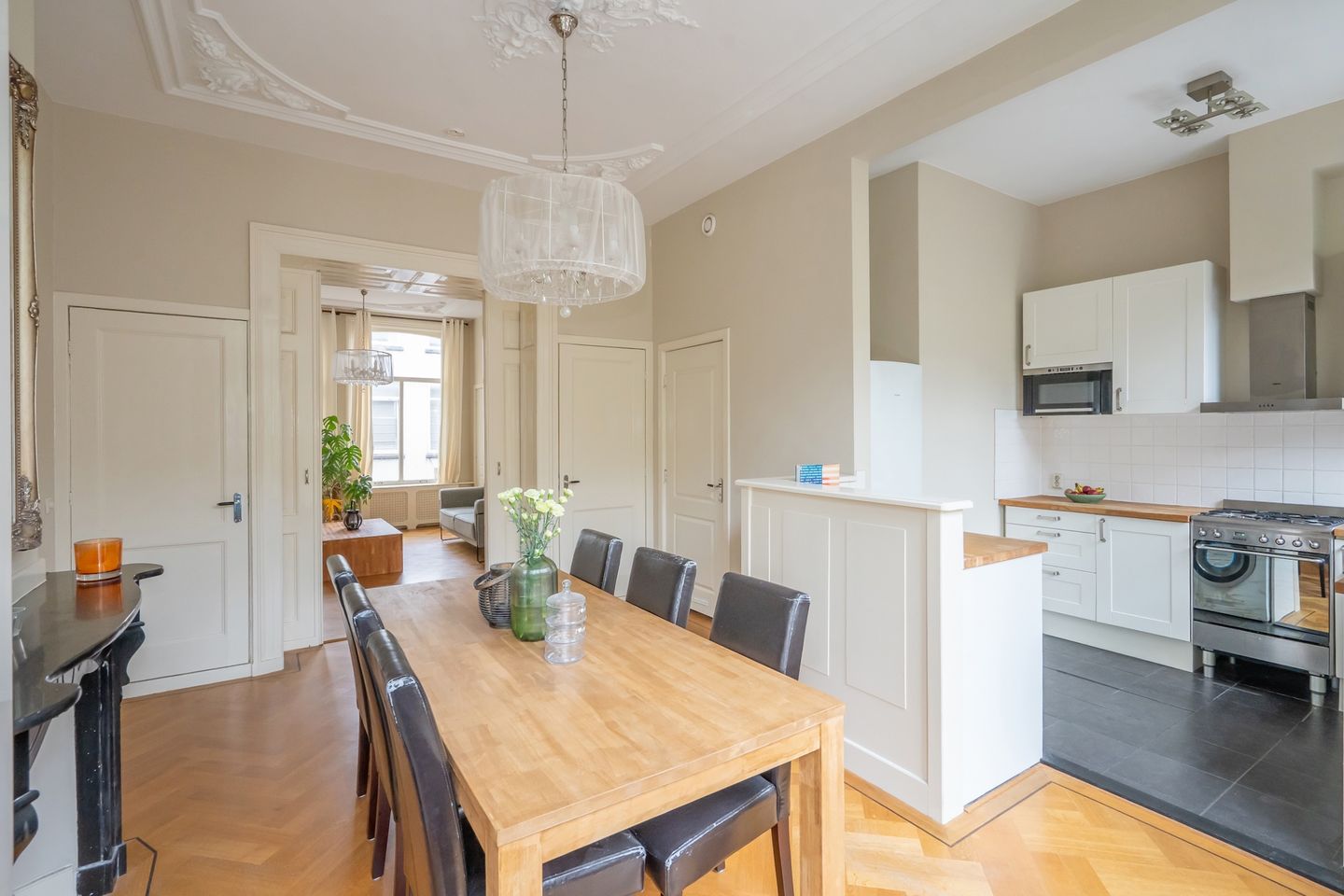 Photo 10 of Hugo de Grootstraat 54
