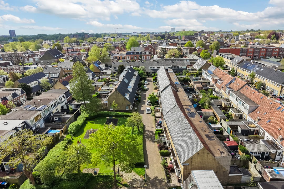 Photo 26 of Cornelis Frederiksstraat 41