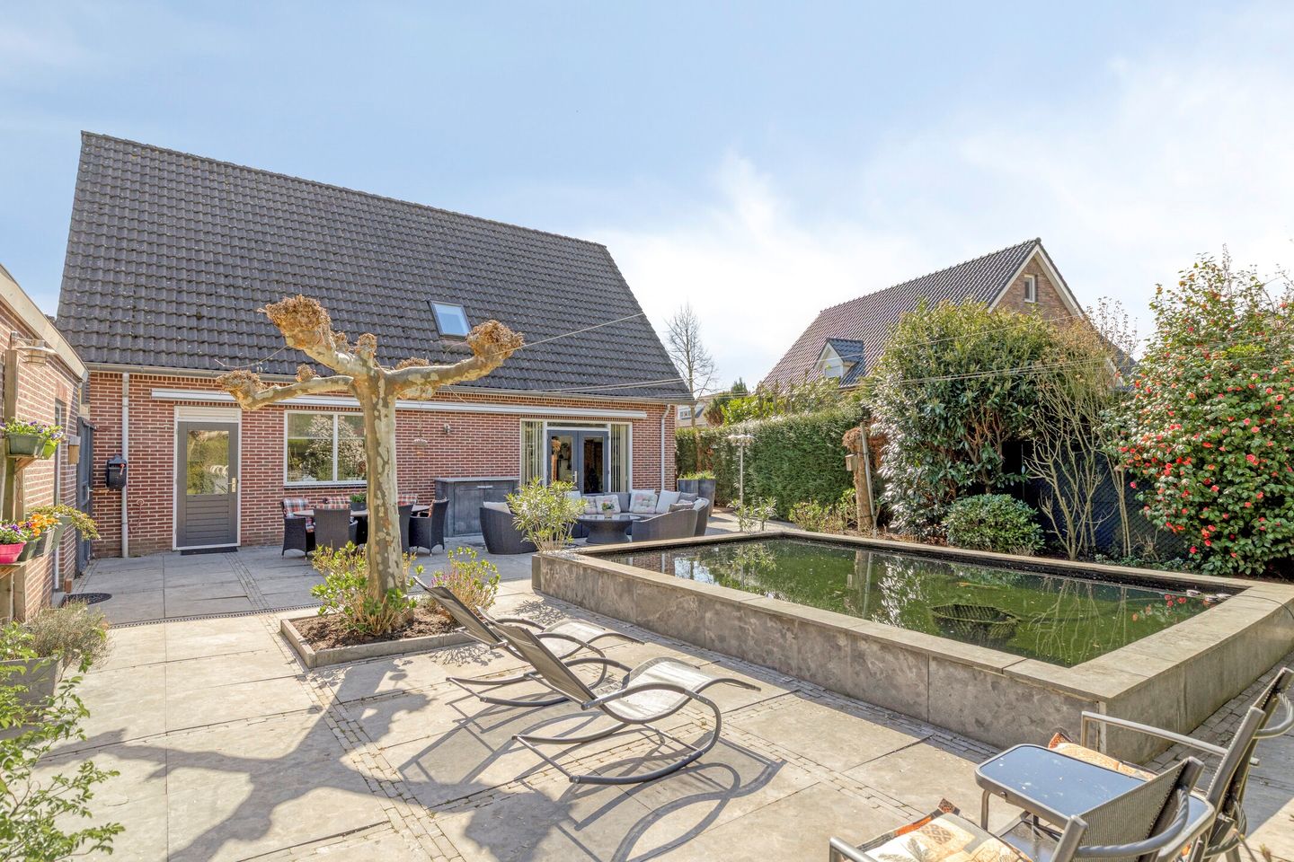 Photo 35 of Veldbloemstraat 10