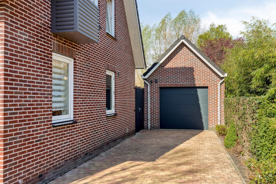 Photo 31 of Veldbloemstraat 10