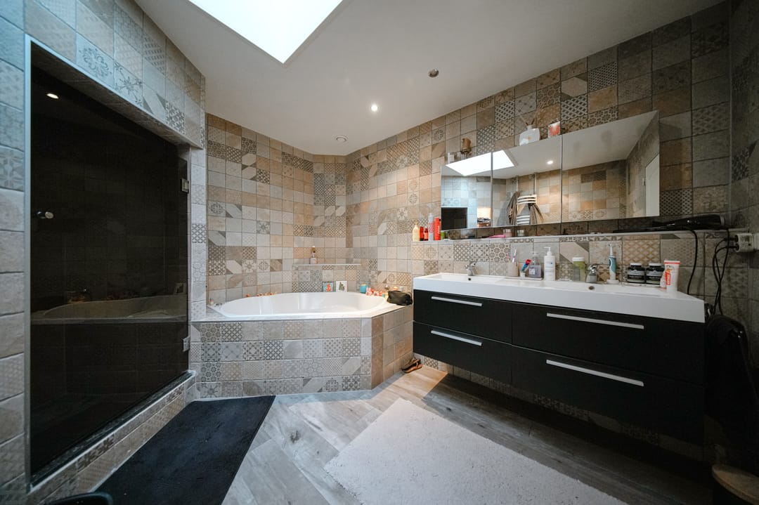 Spacious Upper Floor Apartment with Rooftop Terrace on Uden Business Park — 13