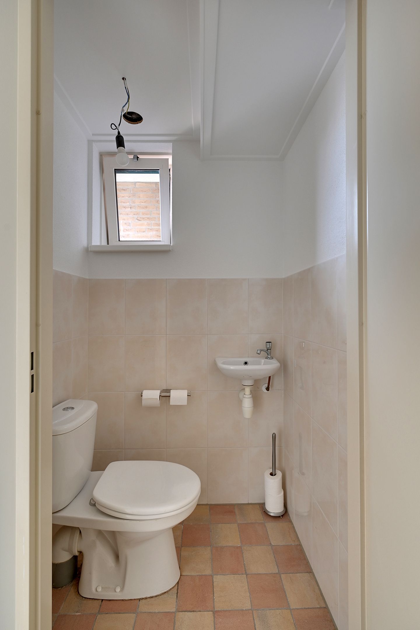 Ground Floor Apartment with Expansive 380 m² Garden in Wooded Setting — 14