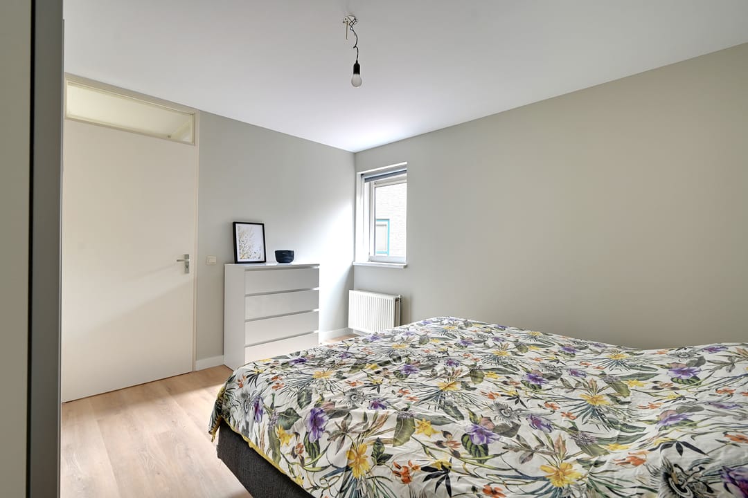 Ground Floor Apartment with Expansive 380 m² Garden in Wooded Setting — 17