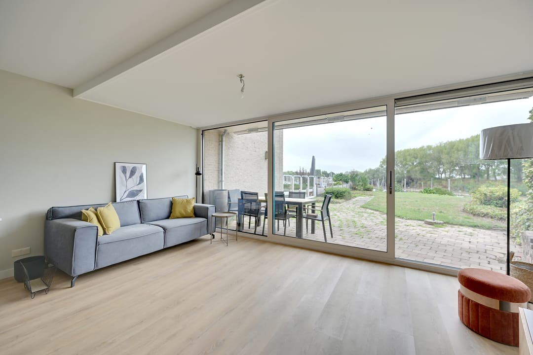 Ground Floor Apartment with Expansive 380 m² Garden in Wooded Setting — 7