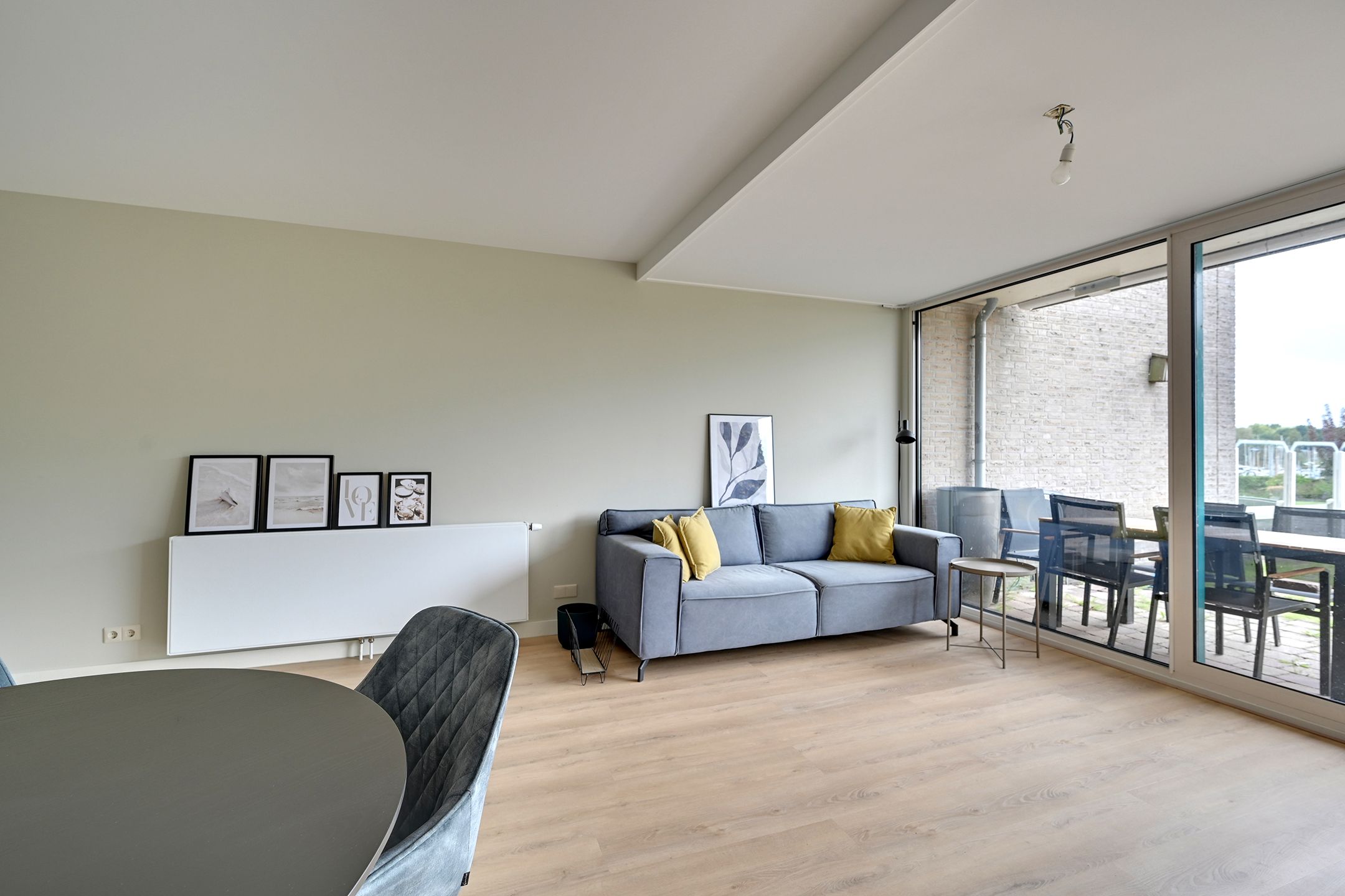 Ground Floor Apartment with Expansive 380 m² Garden in Wooded Setting — 9