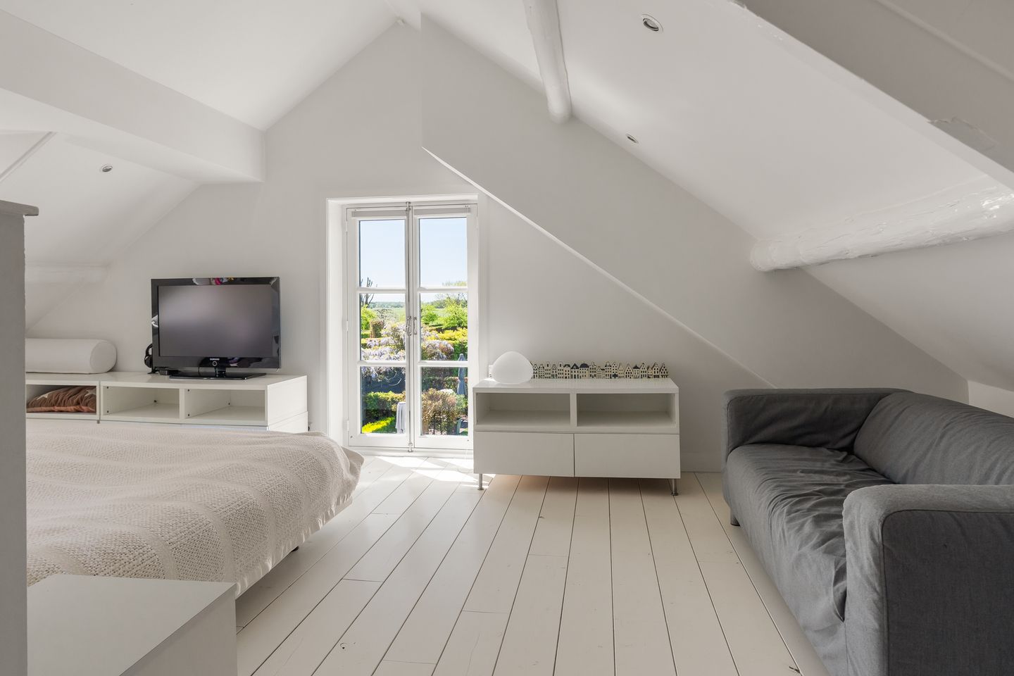 Spacious Thatched Farmhouse with Dom Tower Views in Westbroek — 44