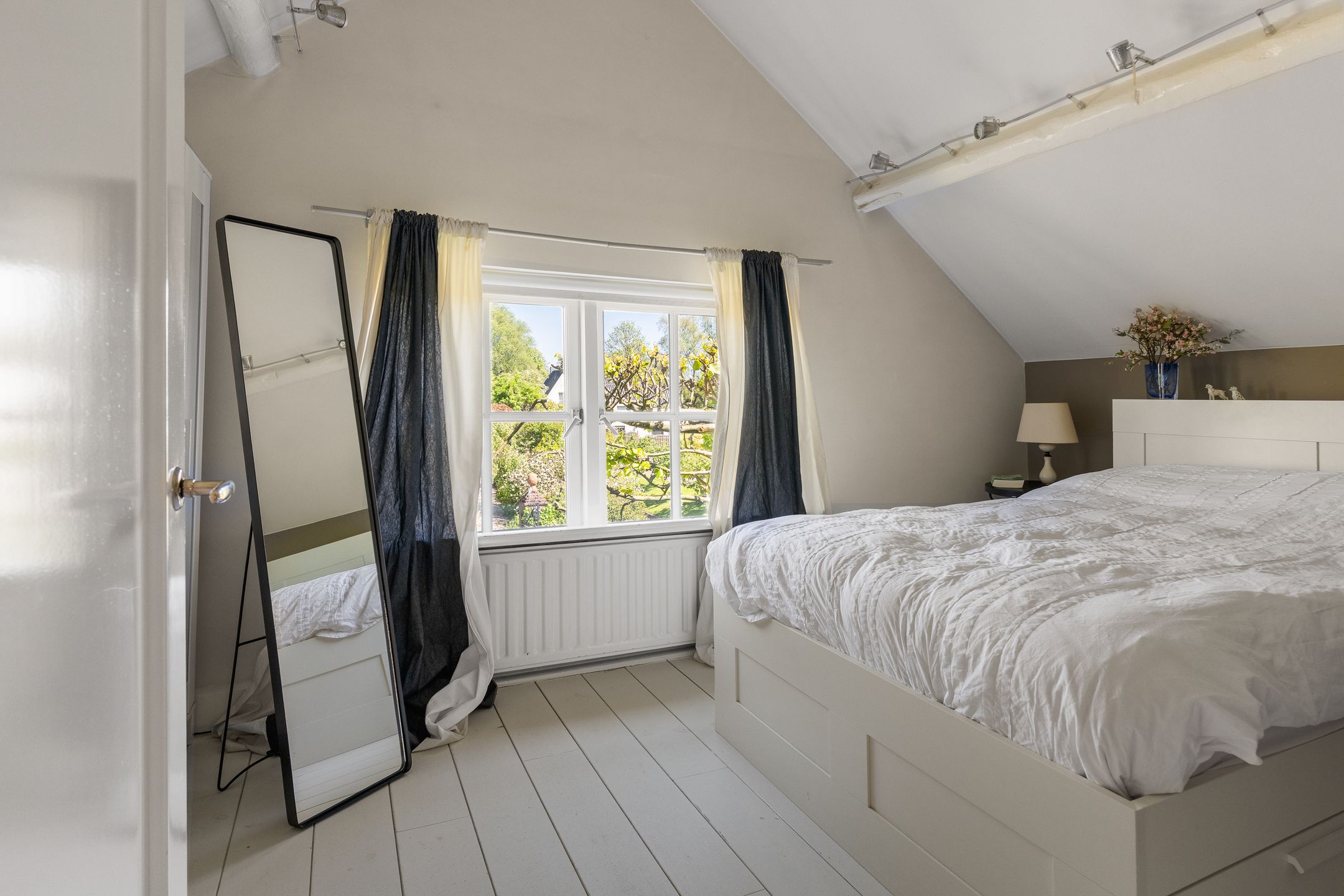 Spacious Thatched Farmhouse with Dom Tower Views in Westbroek — 39