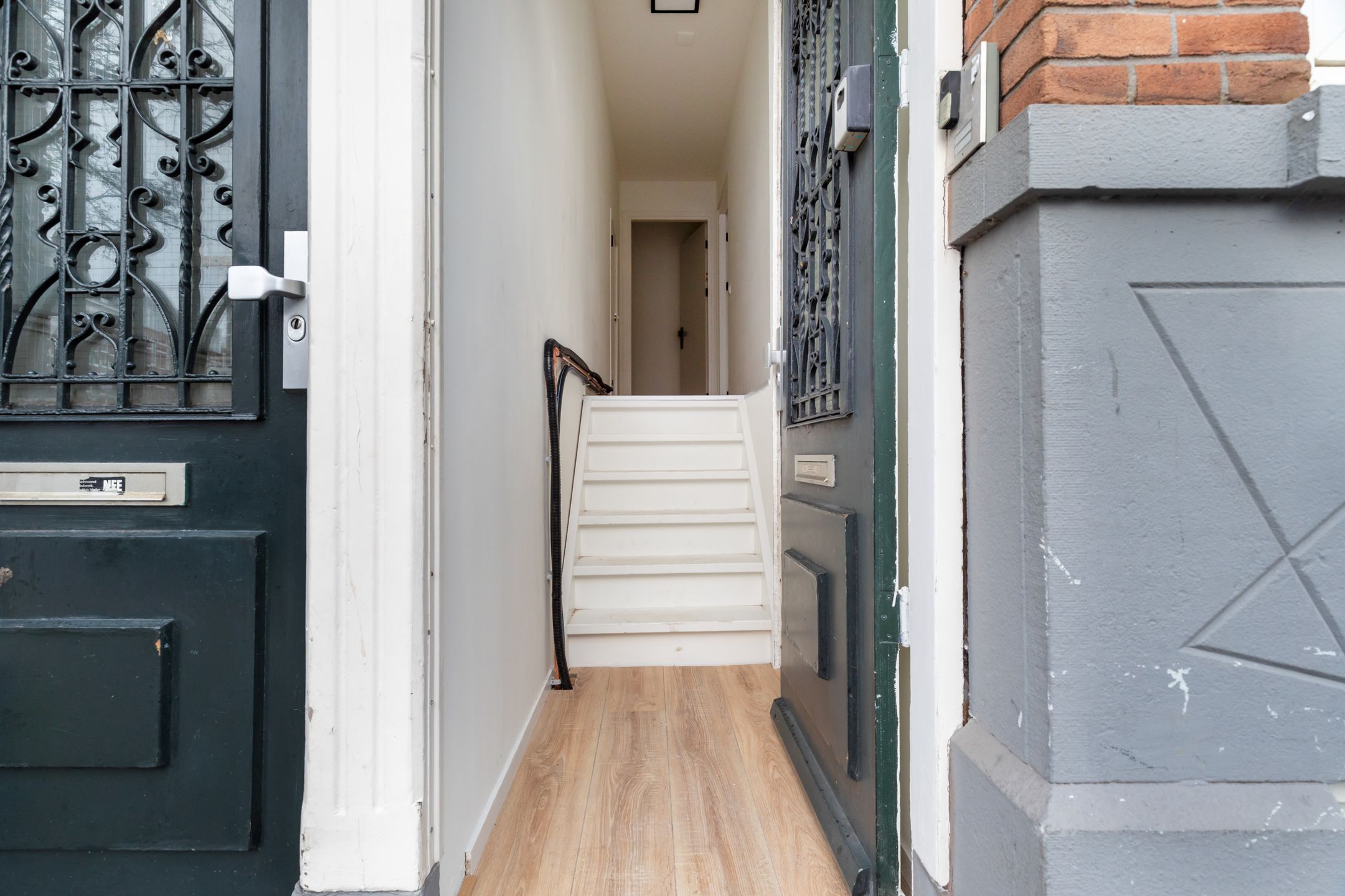 Charming Ground Floor Apartment with Private Garden in Middelland Rotterdam — 24