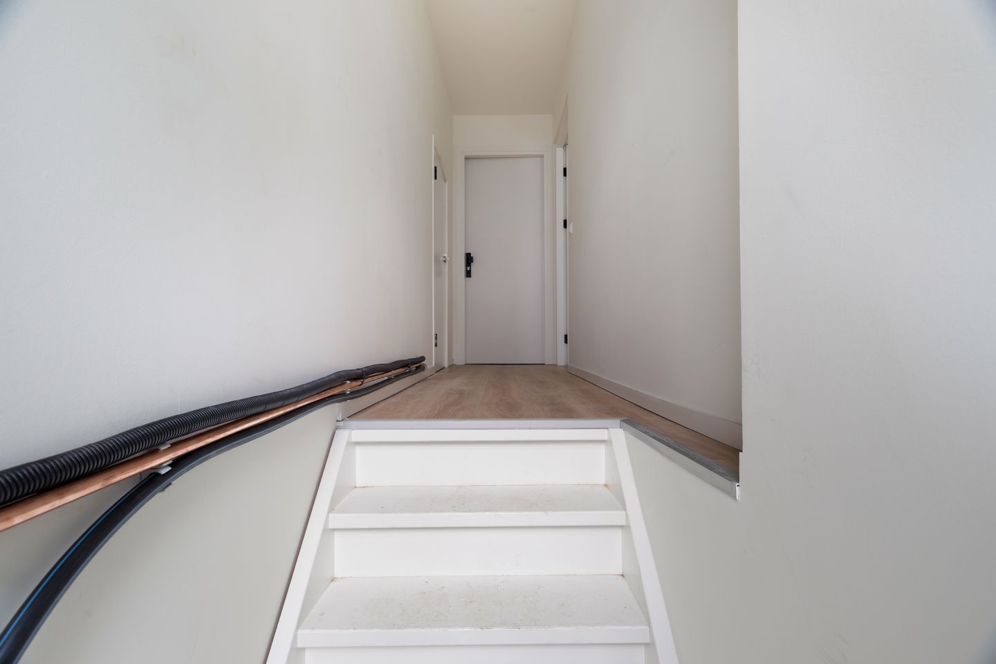 Charming Ground Floor Apartment with Private Garden in Middelland Rotterdam — 25