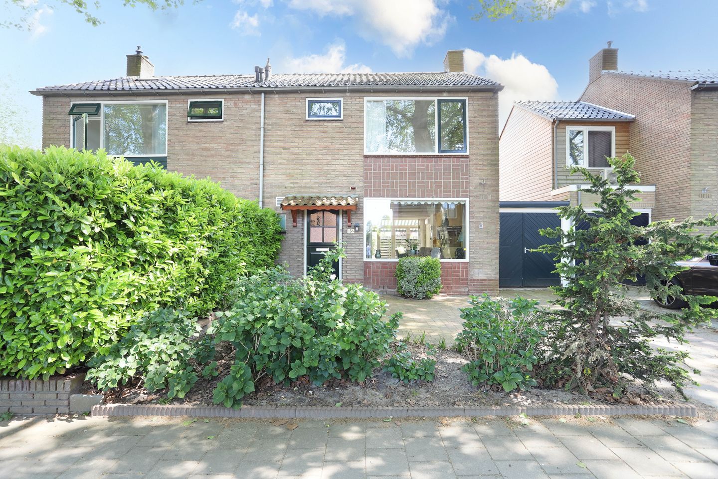 Spacious semi-detached house with six rooms, large garden and garage in Maarssen-Dorp — 40