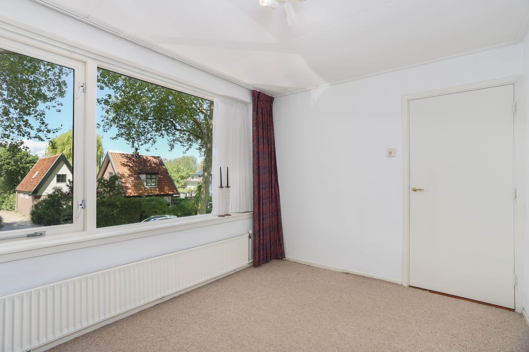 Spacious semi-detached house with six rooms, large garden and garage in Maarssen-Dorp — 28
