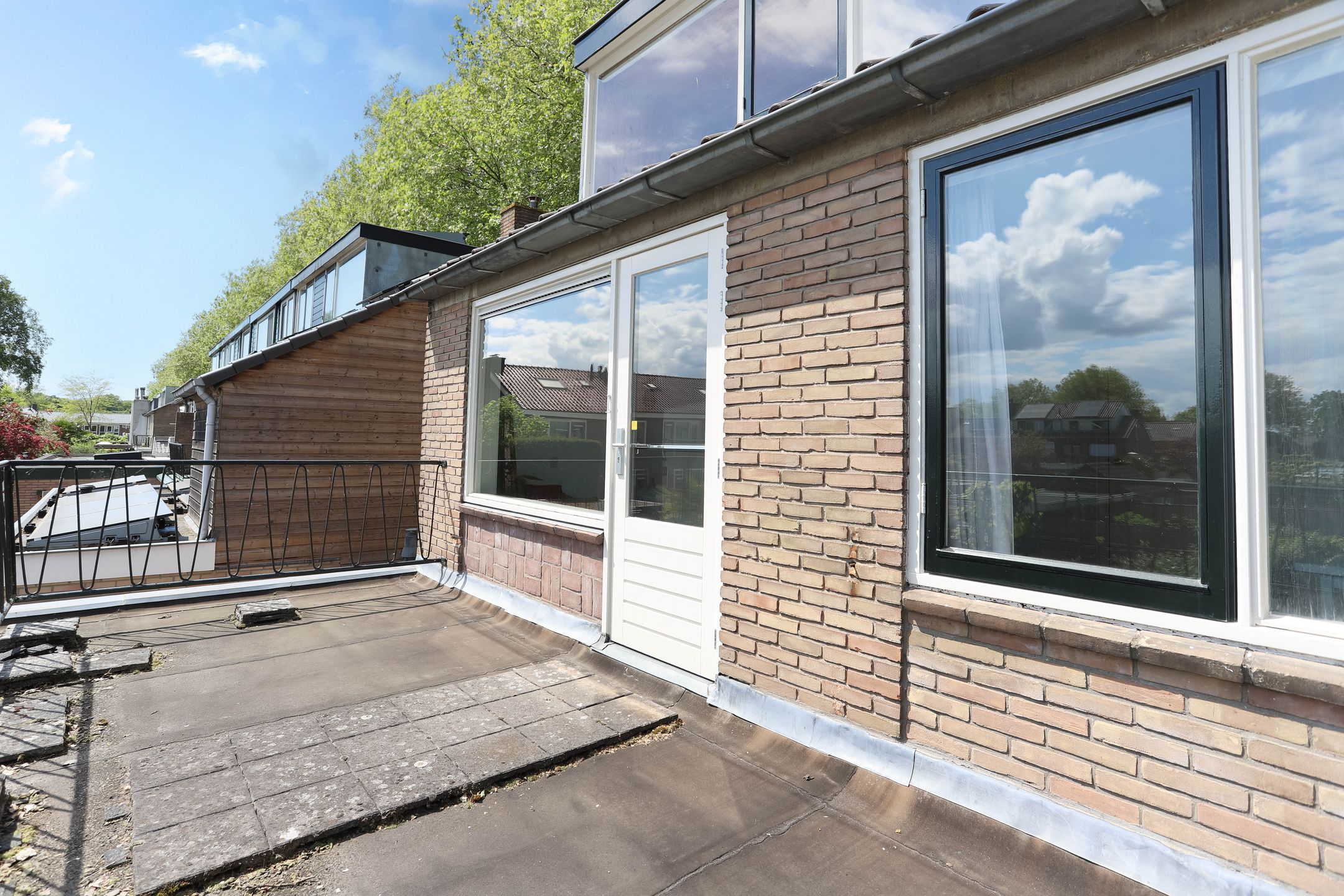 Spacious semi-detached house with six rooms, large garden and garage in Maarssen-Dorp — 24