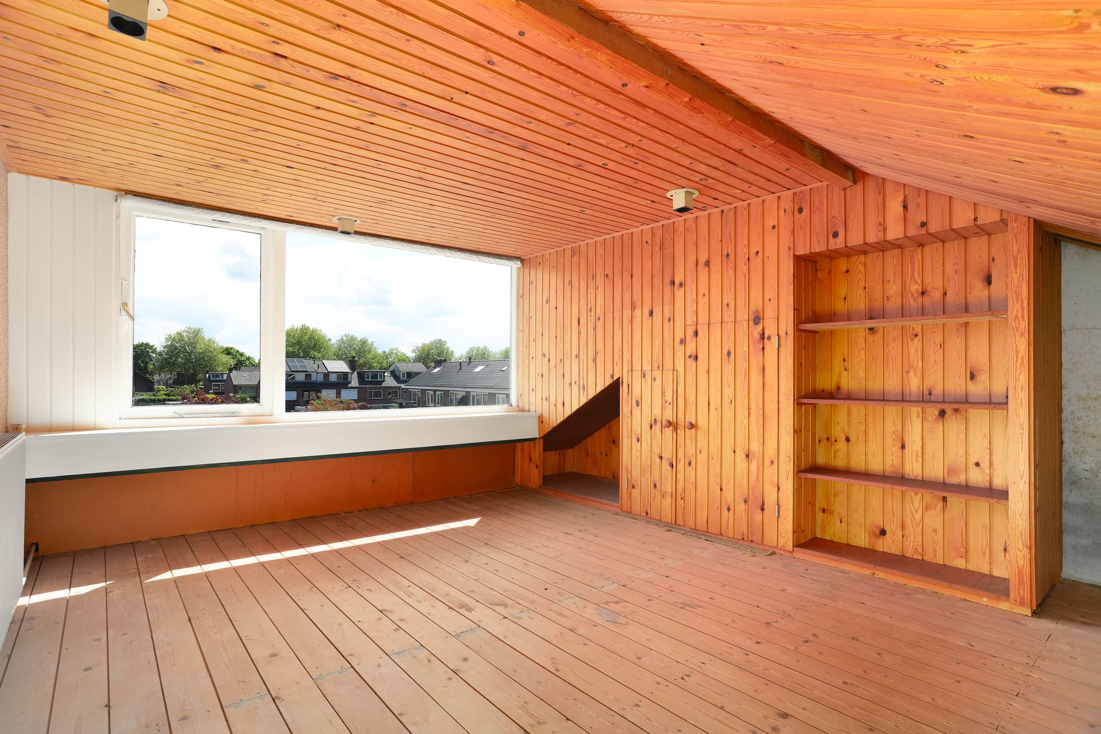 Spacious semi-detached house with six rooms, large garden and garage in Maarssen-Dorp — 33