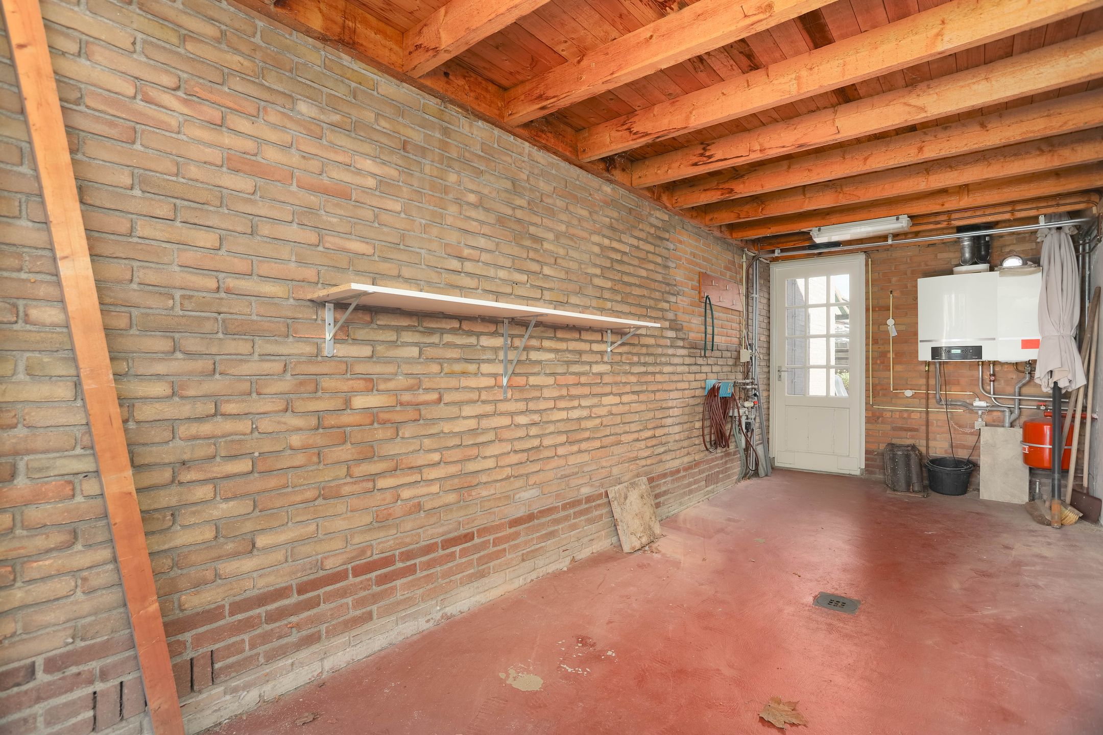 Spacious semi-detached house with six rooms, large garden and garage in Maarssen-Dorp — 39