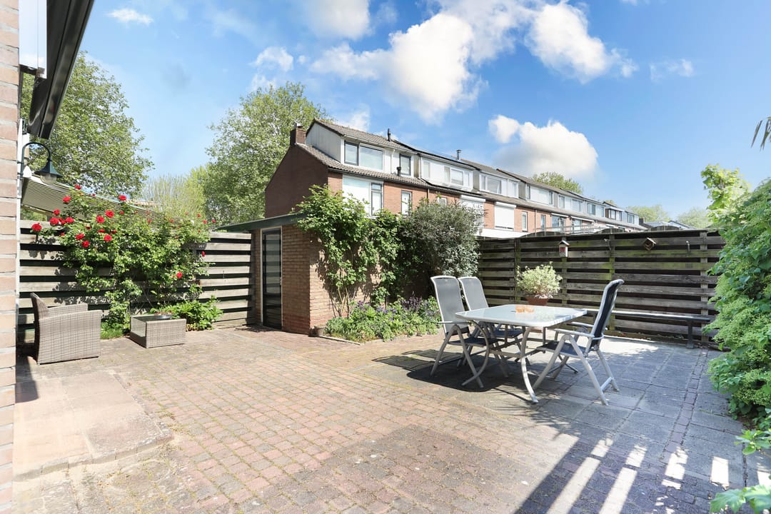 Spacious semi-detached house with six rooms, large garden and garage in Maarssen-Dorp — 16
