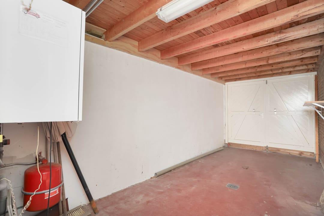 Spacious semi-detached house with six rooms, large garden and garage in Maarssen-Dorp — 37