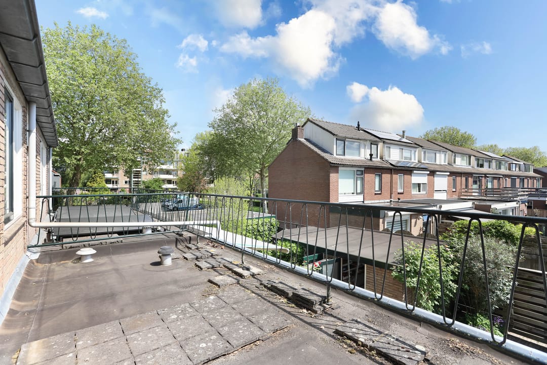 Spacious semi-detached house with six rooms, large garden and garage in Maarssen-Dorp — 23
