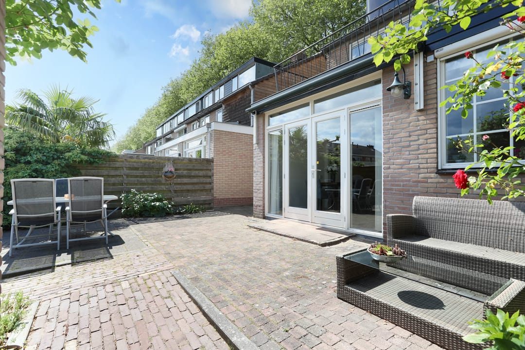 Spacious semi-detached house with six rooms, large garden and garage in Maarssen-Dorp — 17