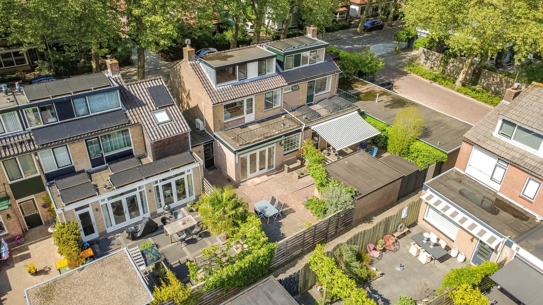 Spacious semi-detached house with six rooms, large garden and garage in Maarssen-Dorp — 47
