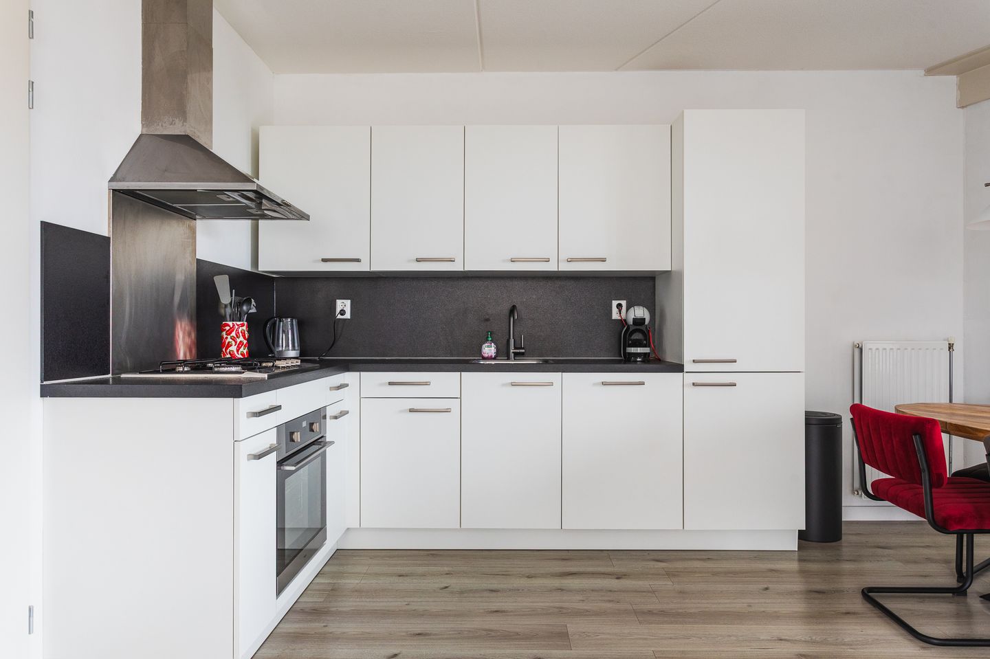 Photo 5 of Waldorpstraat 434
