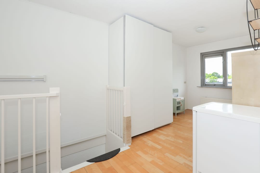 Spacious family home with 5 bedrooms and energy label A near parks in Kattenbroek Amersfoort — 23