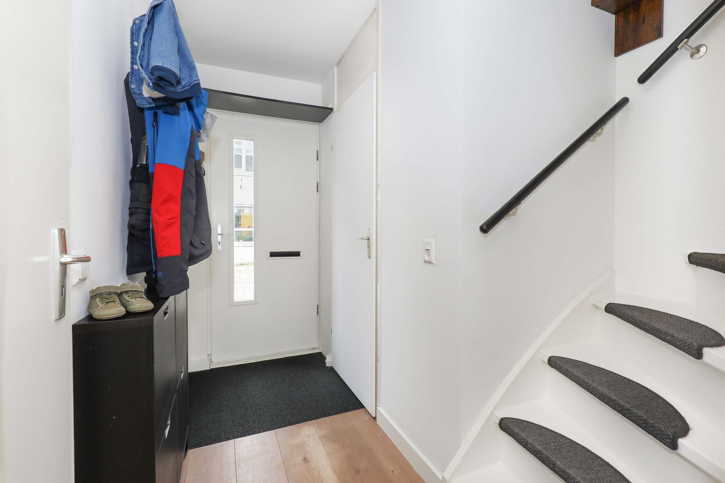 Spacious family home with 5 bedrooms and energy label A near parks in Kattenbroek Amersfoort — 14