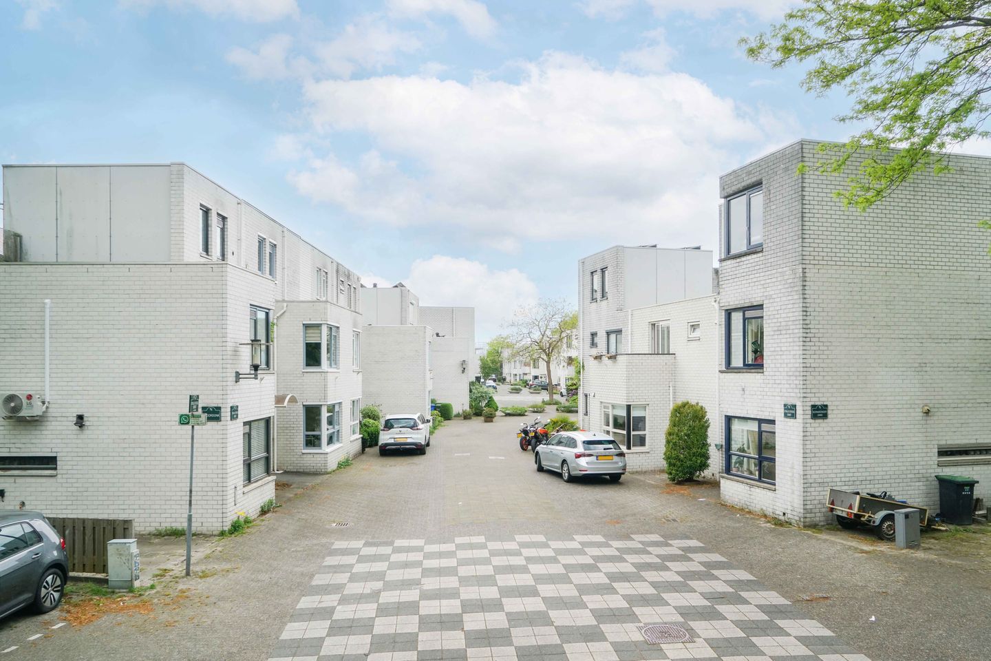 Spacious family home with 5 bedrooms and energy label A near parks in Kattenbroek Amersfoort — 40