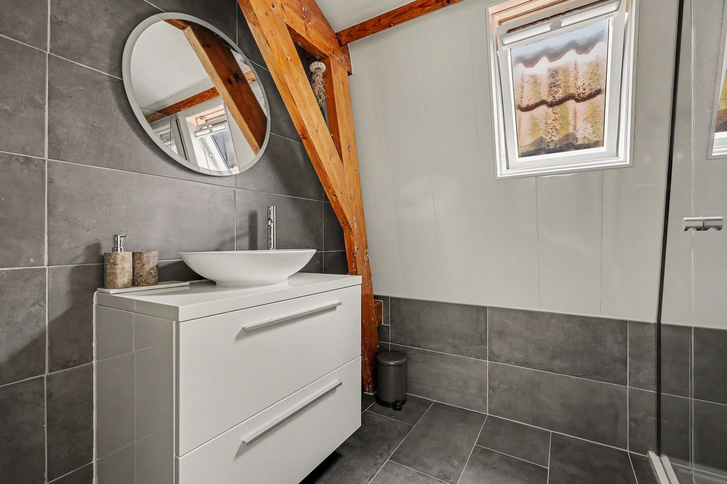 Charming terraced house with park views near Vlissingen city centre and boulevard — 25