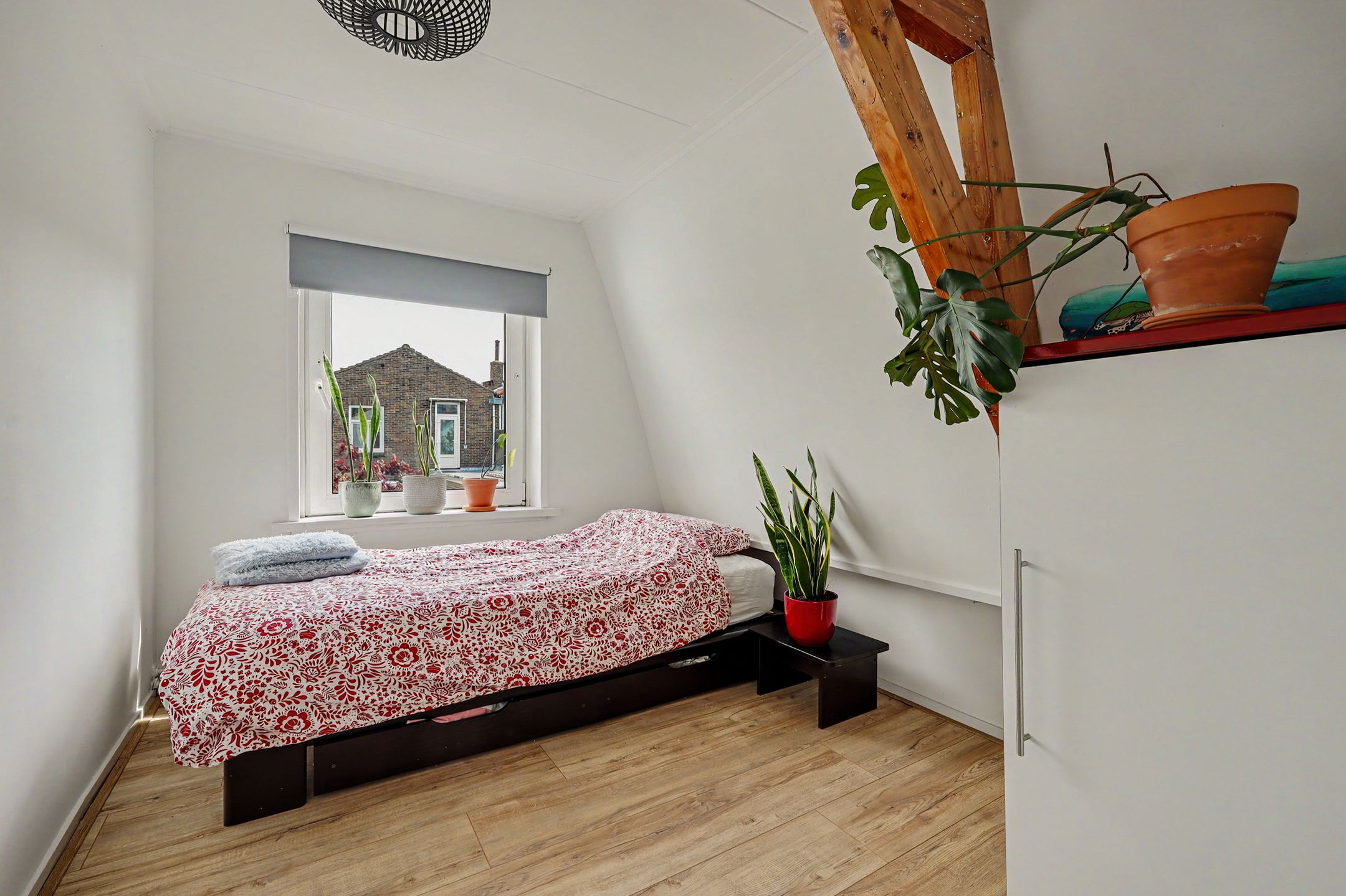 Charming terraced house with park views near Vlissingen city centre and boulevard — 30