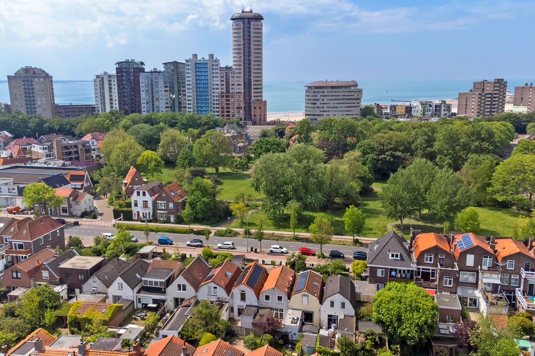 Charming terraced house with park views near Vlissingen city centre and boulevard — 38