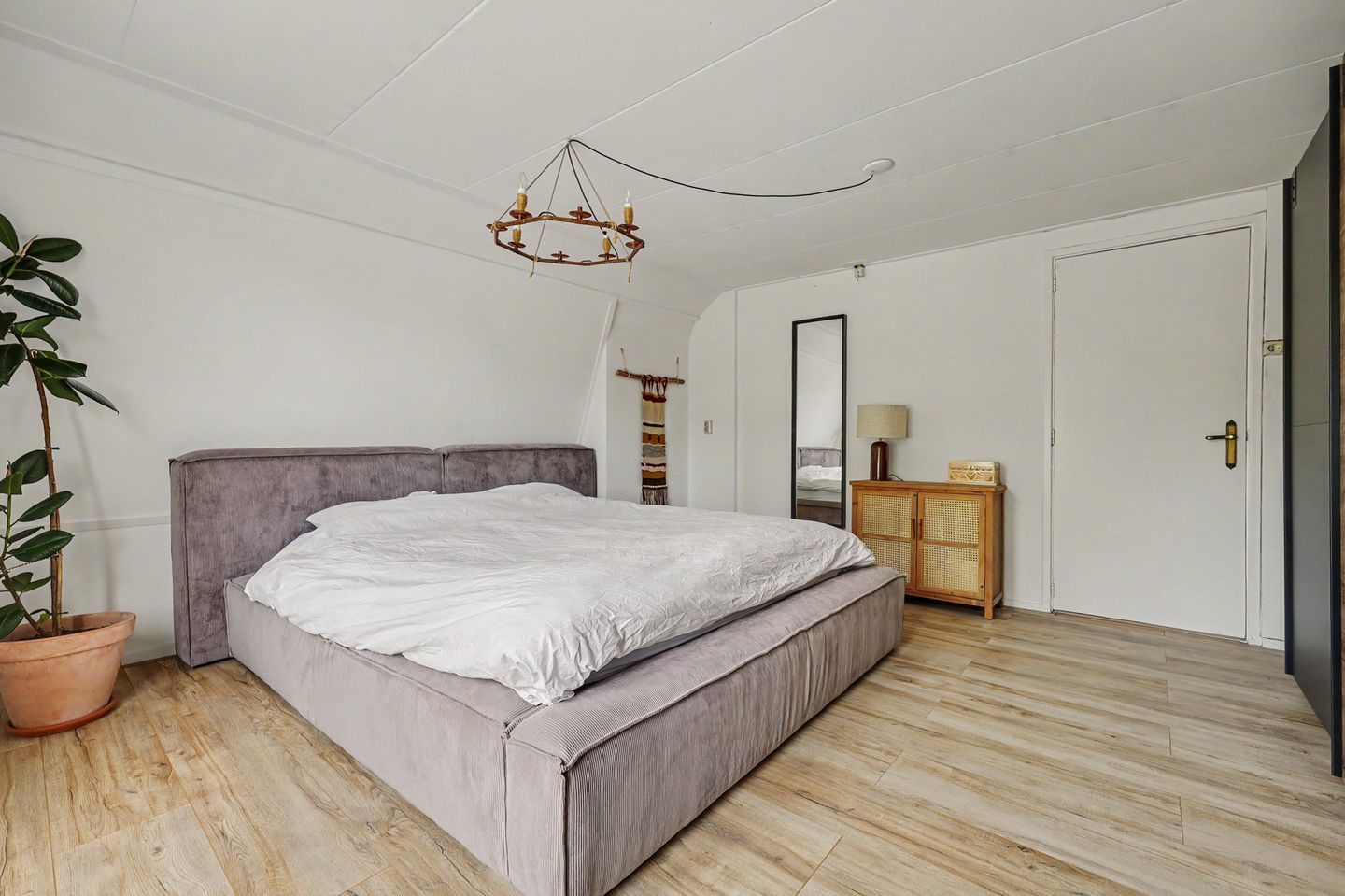 Charming terraced house with park views near Vlissingen city centre and boulevard — 20