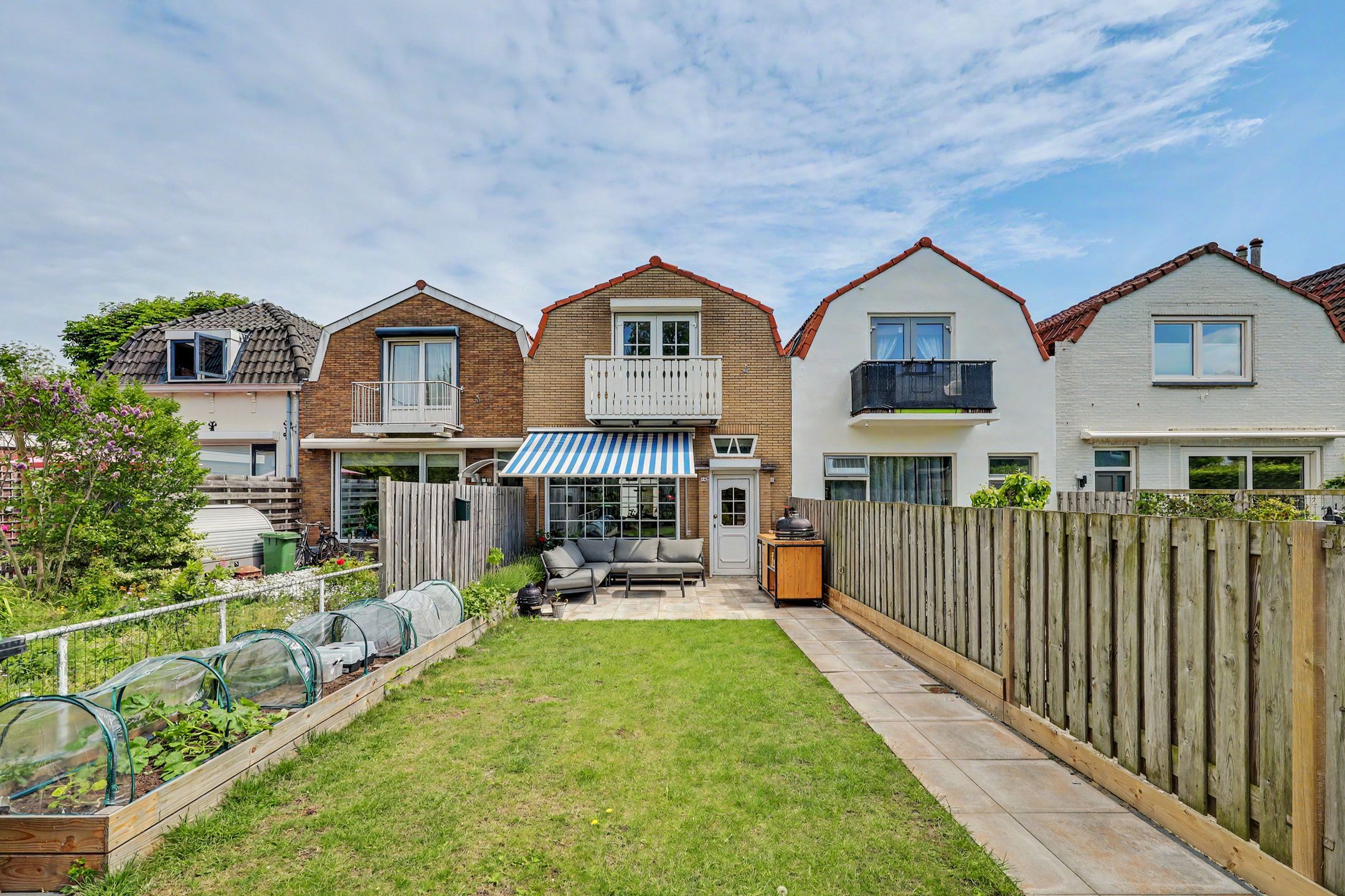 Charming terraced house with park views near Vlissingen city centre and boulevard — 33