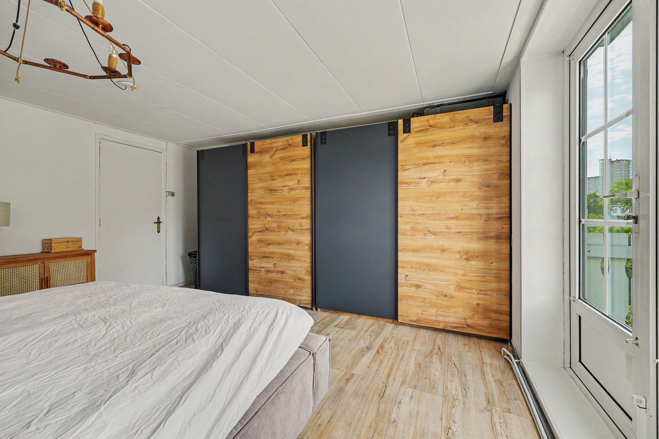 Charming terraced house with park views near Vlissingen city centre and boulevard — 24