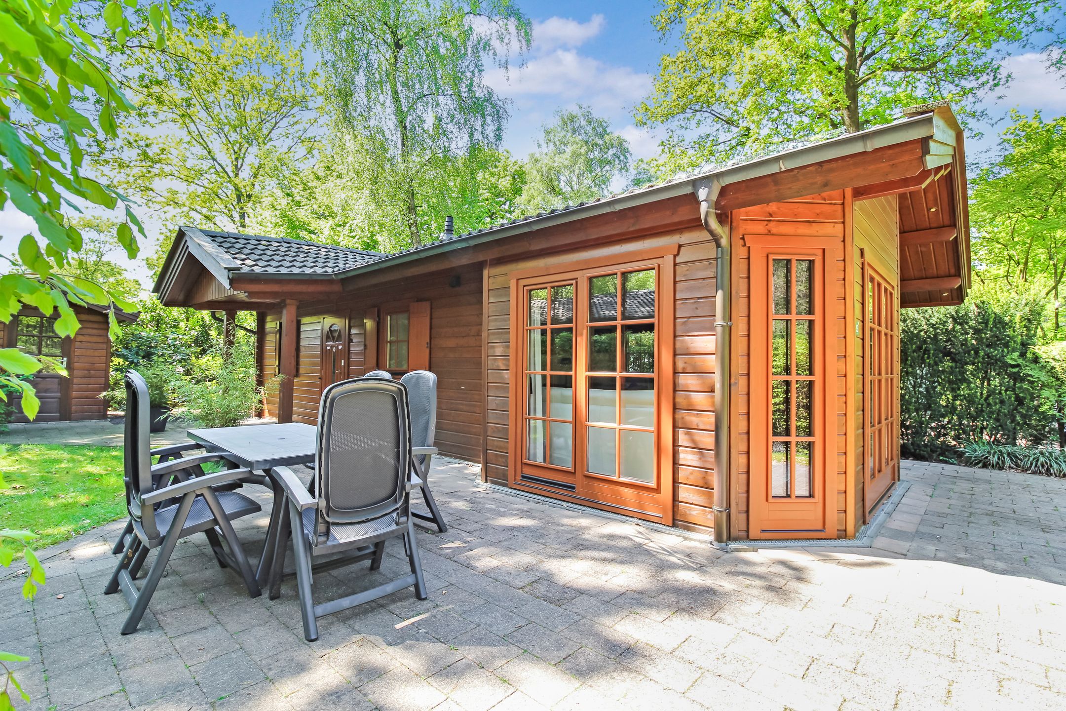 2-bedroom freehold villa in Lunteren — photo 1 of 5