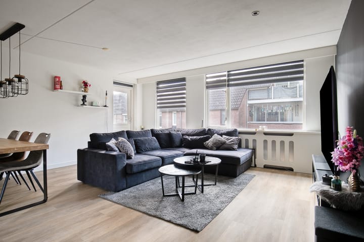 Photo 4 of Meijer van Leeuwenstraat 6