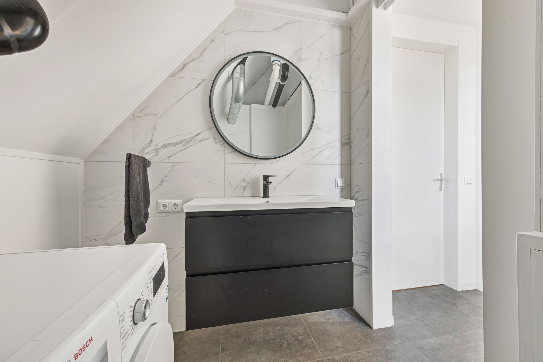 Luxurious Energy-Efficient Semi-Detached Villa with 6 Bedrooms and Double Driveway in Alphen aan den Rijn — 33