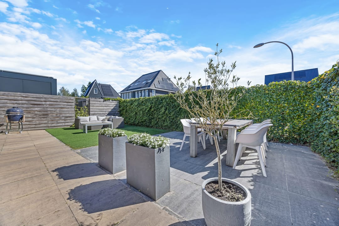Luxurious Energy-Efficient Semi-Detached Villa with 6 Bedrooms and Double Driveway in Alphen aan den Rijn — 37