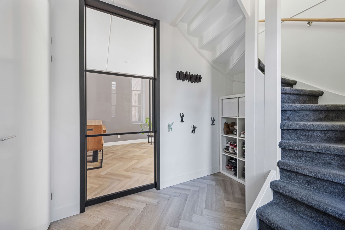 Luxurious Energy-Efficient Semi-Detached Villa with 6 Bedrooms and Double Driveway in Alphen aan den Rijn — 14