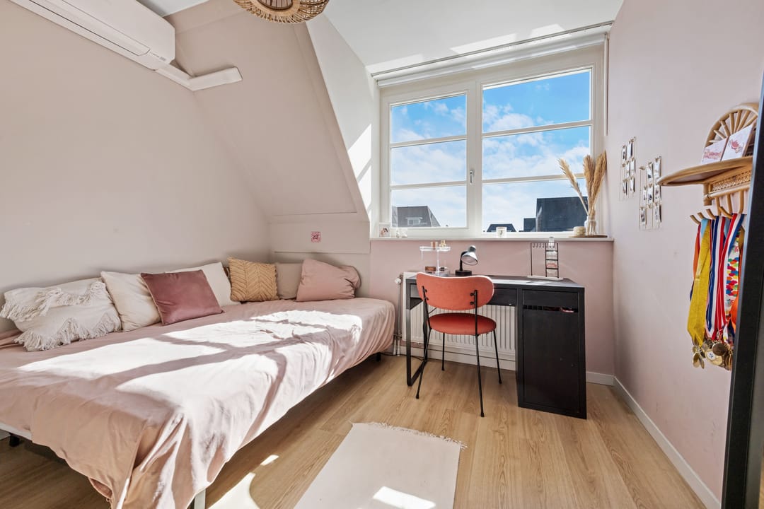 Luxurious Energy-Efficient Semi-Detached Villa with 6 Bedrooms and Double Driveway in Alphen aan den Rijn — 23