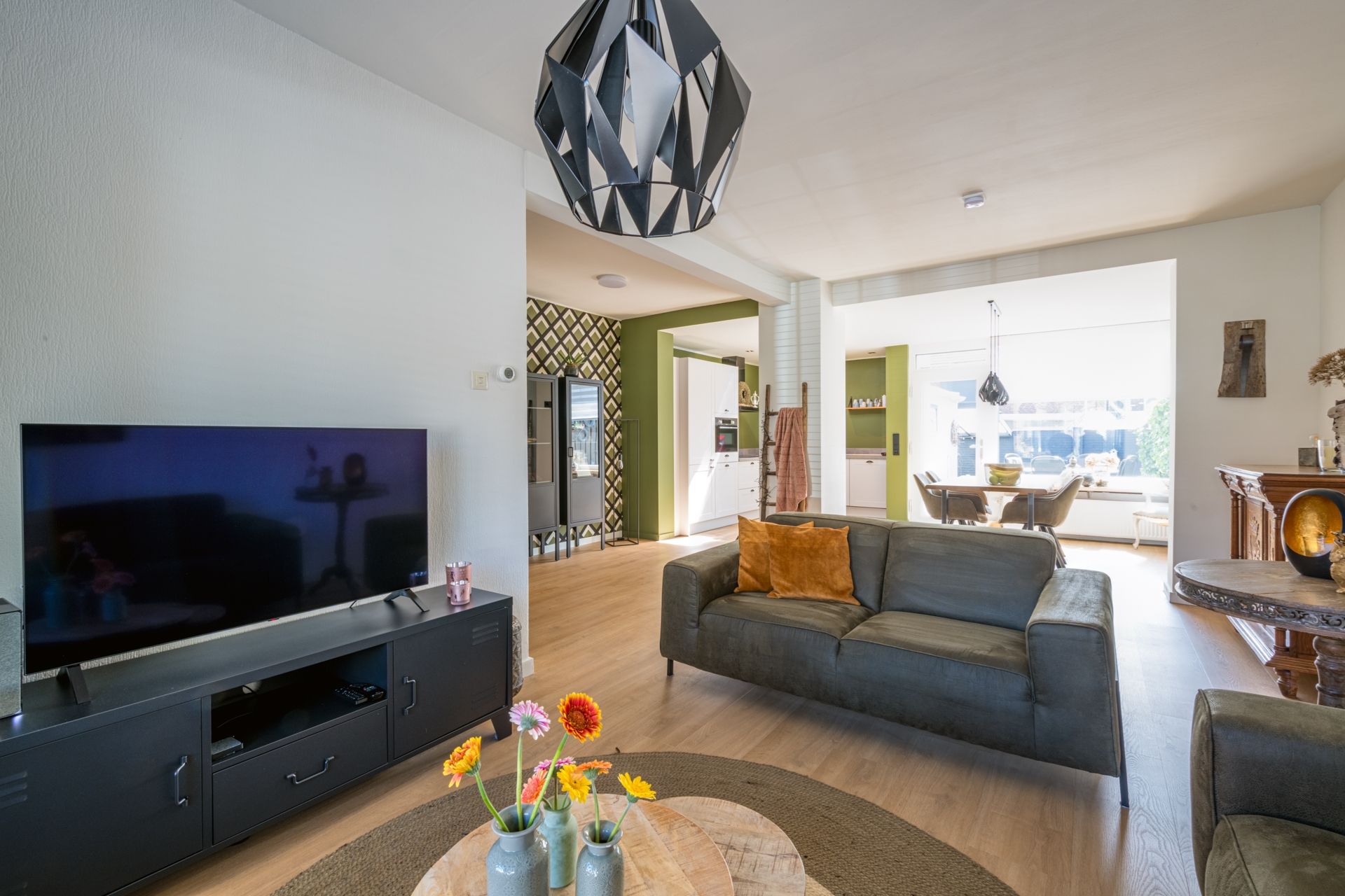 Photo 21 of Pontoisestraat 6