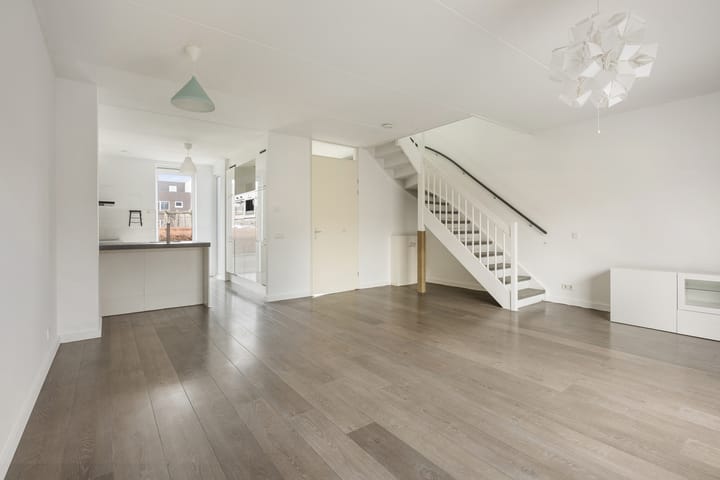 Tussenwoning te koop: Topzeil 18, Almere