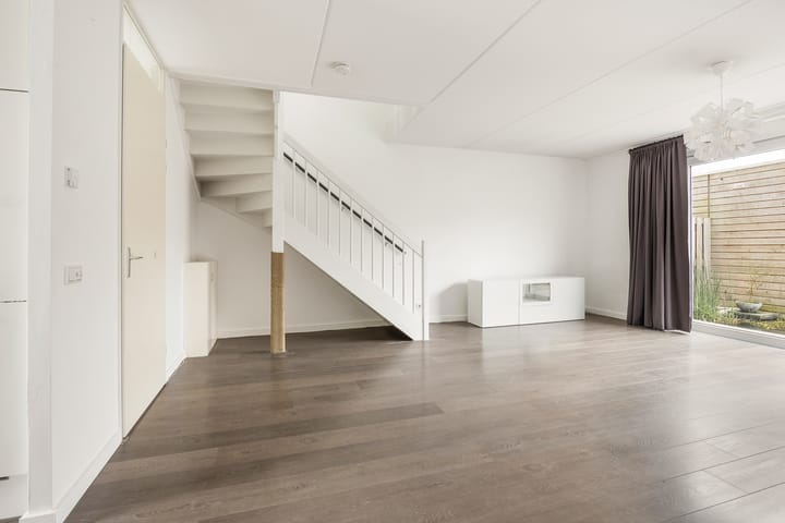 Tussenwoning te koop: Topzeil 18, Almere