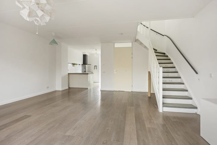 Tussenwoning te koop: Topzeil 18, Almere