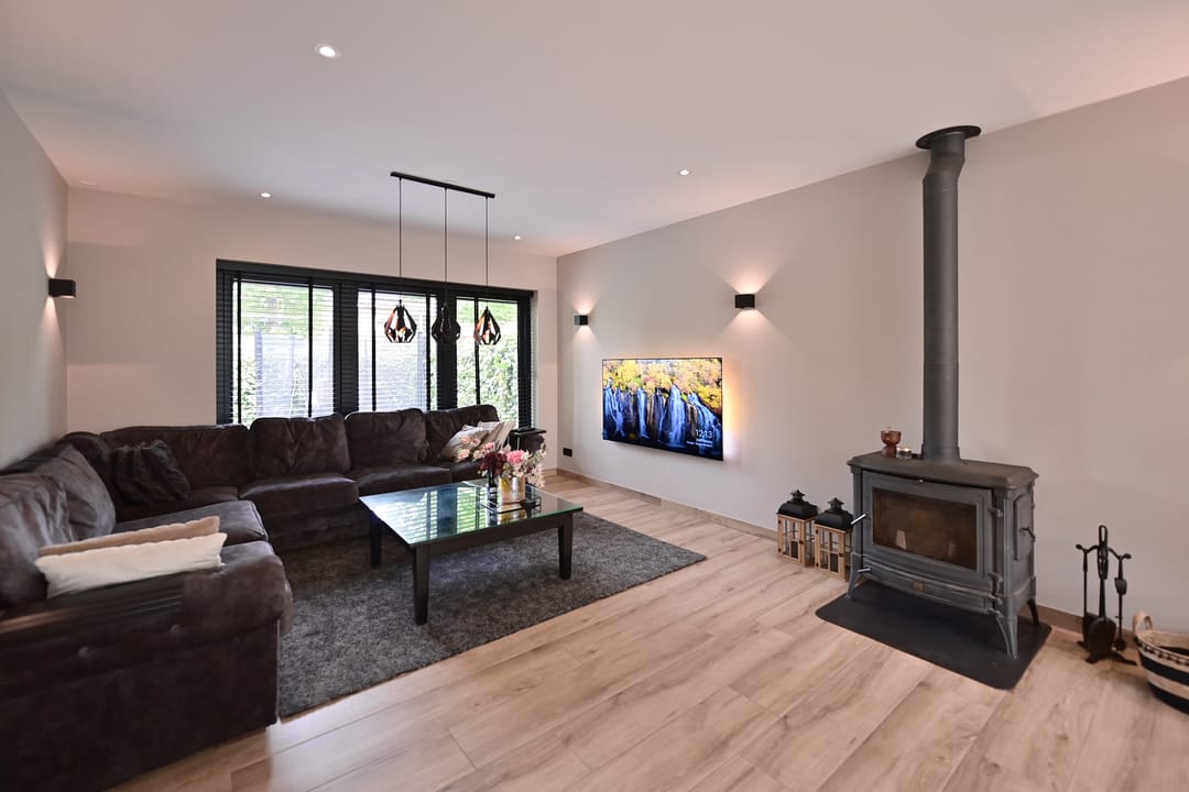 Recently Renovated Corner House with Guest Accommodation in Bussum — 7