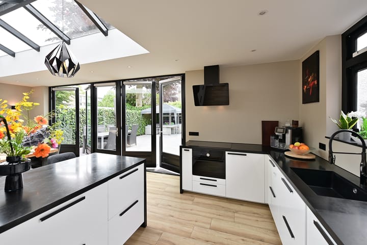 Hoekwoning te koop: Koekoeklaan 106, Bussum
