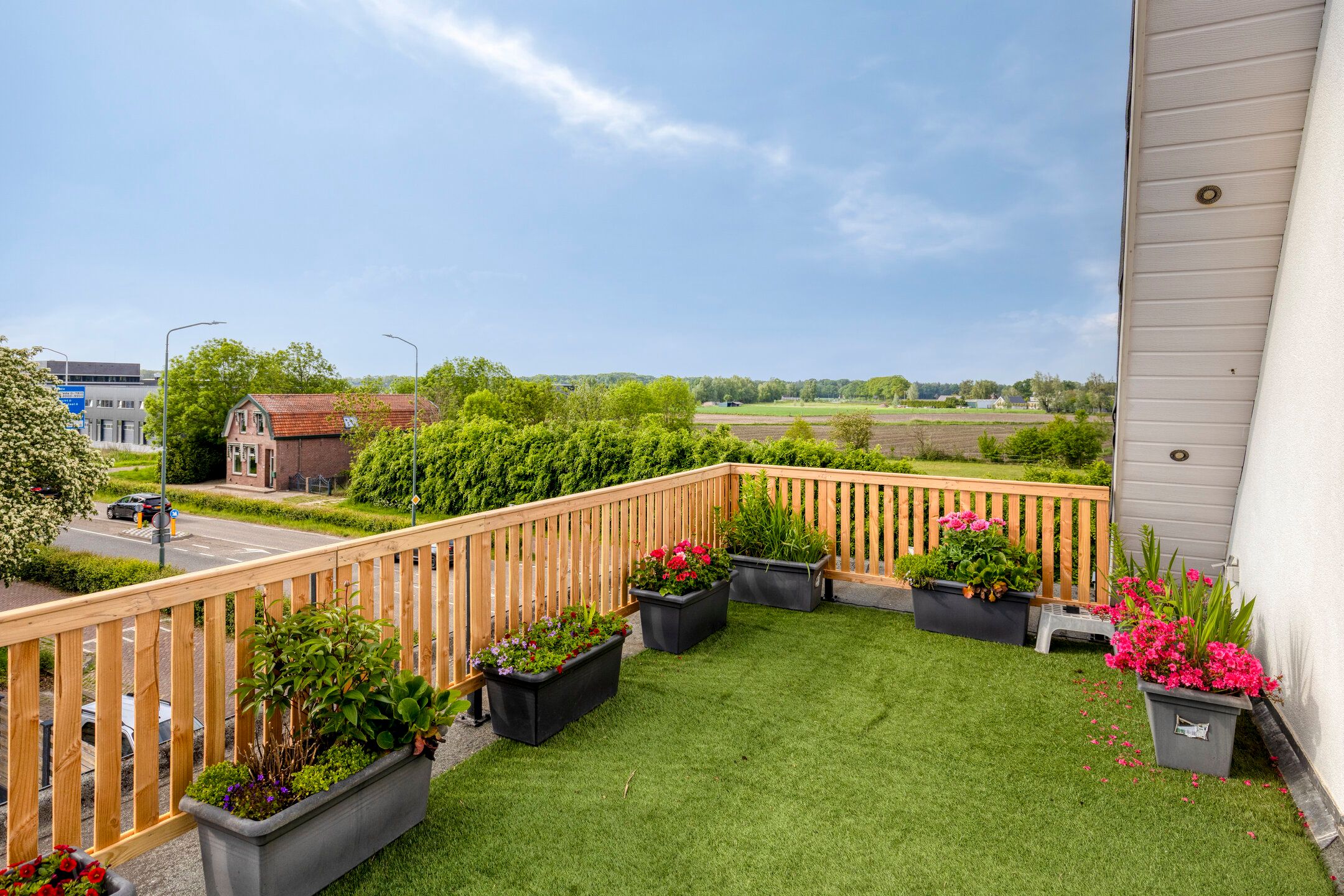 Spacious corner home with 5 bedrooms and rooftop terrace in Dorst — 39